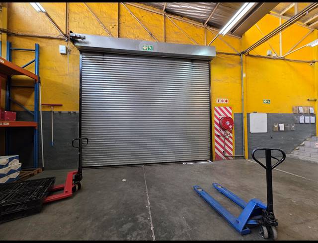 2,057M² WAREHOUSE FOR SALE IN SELBY